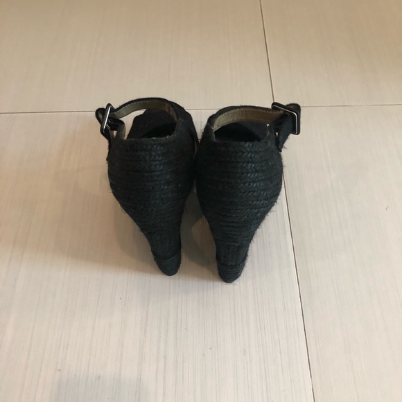 Shoes - Picture 2 of 4